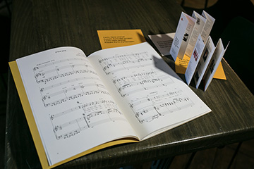 Нотное издание песен Батыра на казахском языке